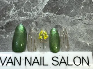 ネイル Van Nail 本厚木店所属・Van Nail Salonのネイルデザイン