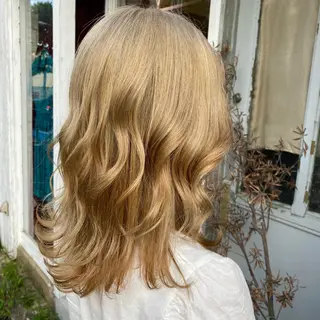 セミロング カラー Sia中野新橋 田中 優莉乃のヘアスタイル