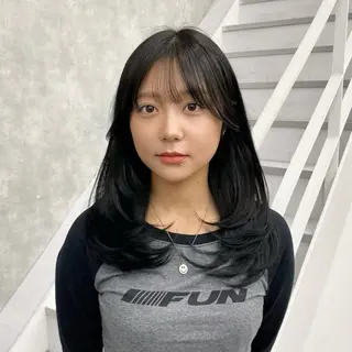 セミロング カラー レイヤー/艶カラー /韓国ヘア/高松のヘアスタイル