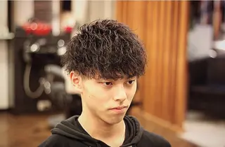 ミディアム パーマ メンズ 前田賢生 ご新規様はNGのヘアスタイル