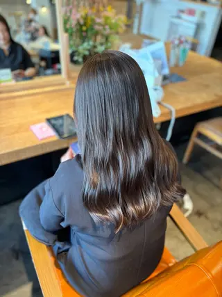 ロング カラー 髪質改善カラー ベージュ🤎YUMEのヘアスタイル