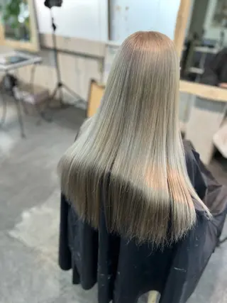 ロング カラー Mariana雛/ ブリーチ/ハイライトのヘアスタイル