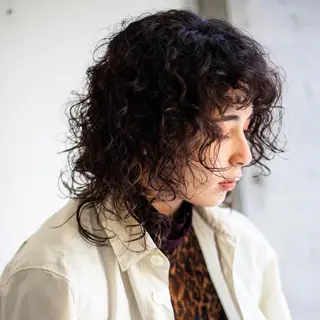 ミディアム パーマ 🌈圧倒的デザイン力 内井省吾のヘアスタイル