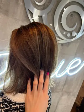 ミディアム カラー ミルクティーハイトー ン💖Mikaのヘアスタイル