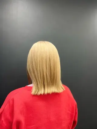 ミディアム カラー white.梅田所属・White梅田  ／ COCOのヘアスタイル