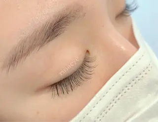 マツエク・マツパ 𝑟𝑖𝑛𝑎🤍 耳つぼ&マツエクのマツエク・マツパデザイン