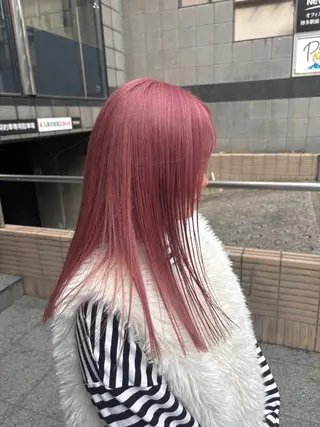 ロング カラー 渡 汐音のヘアスタイル