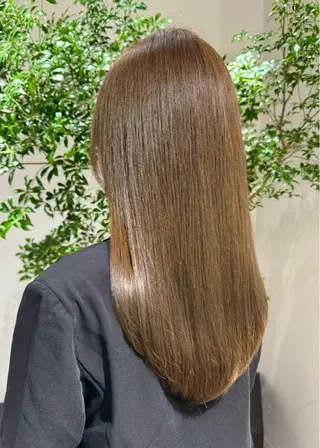セミロング 東 友貴のヘアスタイル