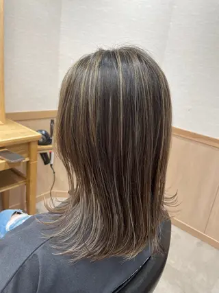 ミディアム カラー 髪の家 tiki所属・髪の家 tikiのヘアスタイル