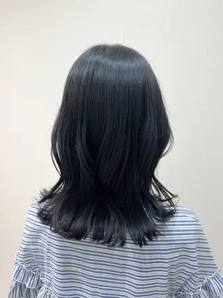 セミロング mina .のヘアスタイル