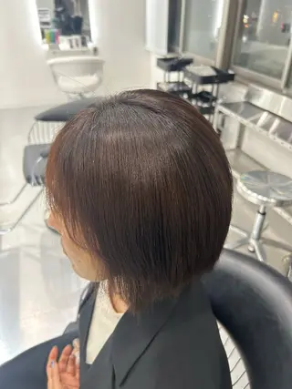 ショート あやめ🪽 オリーブ/ハイトーンのヘアスタイル