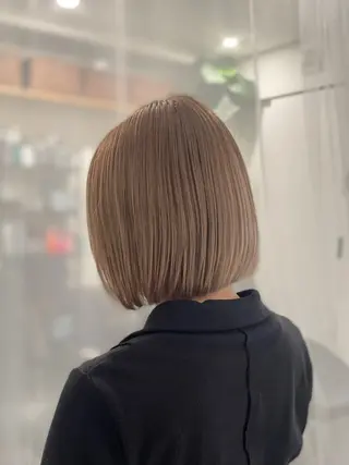 ショート カラー GaKu/ハイトーン /ブリーチ/ブロンドのヘアスタイル