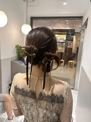 ミディアム ヘアアレンジ SALOWIN新宿三丁目 Frente店所属・薄田 珠美のヘアスタイル