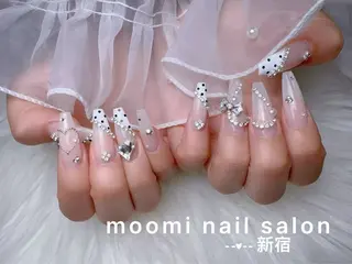 ロング Moomi あずりのネイルデザイン