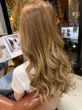 ロング カラー ORO塚口店所属・新店舗ORO塚口店 駅から徒歩4分🚶のヘアスタイル