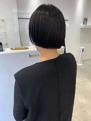 ショート 顔周りレイヤー 🎀マリノのヘアスタイル
