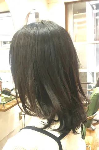 ミディアム ギフト所属・yoshimi .のヘアスタイル
