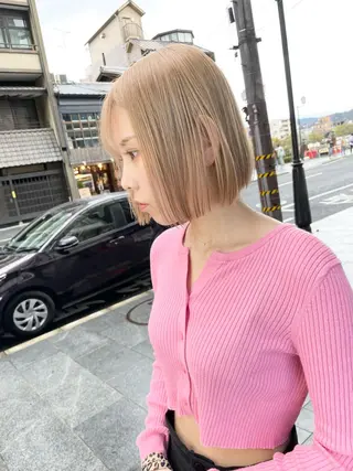 ミディアム ブリーチ　BAM BIのヘアスタイル