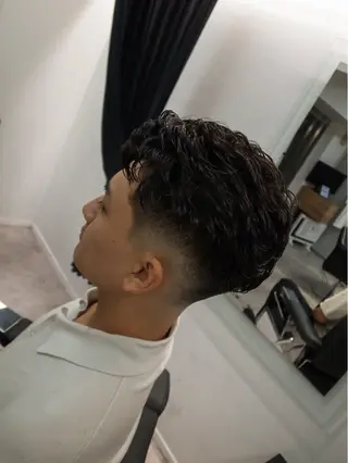 ショート パーマ メンズ INTRO SHIBUYA by Fi-Ne所属・💈メンズフェード 特化DAIYA💈のヘアスタイル