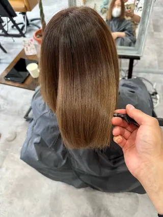 ミディアム 伊藤 裕貴のヘアスタイル