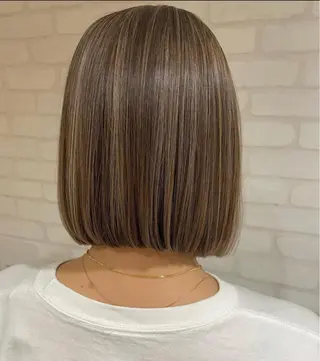 ミディアム 麻生 舞のヘアスタイル