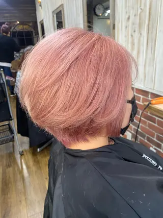 ショート カルラ　蒲田店所属・大久保寿高✨ なりたい色を叶える✨のヘアスタイル