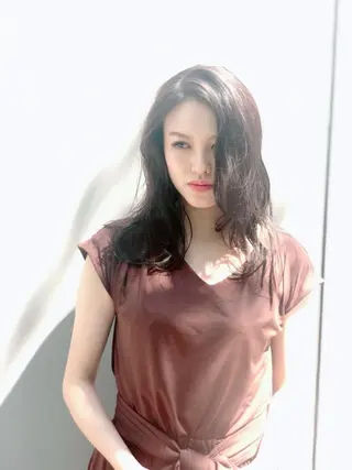 セミロング カラー 能登谷 きよのヘアスタイル