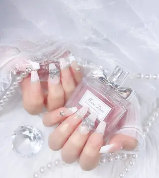 ネイル Yudia🦋 azuのネイルデザイン