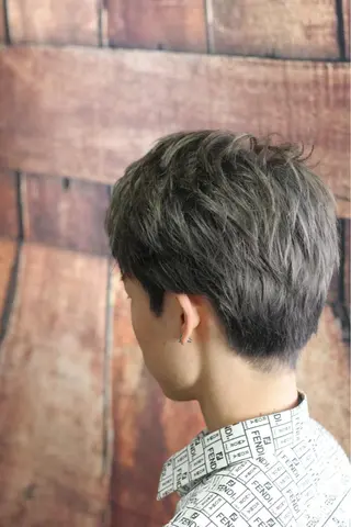 ショート カラー じょん 。のヘアスタイル