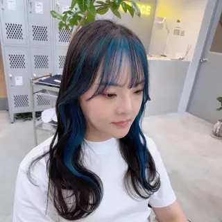 ロング カラー 岡野 静華のヘアスタイル