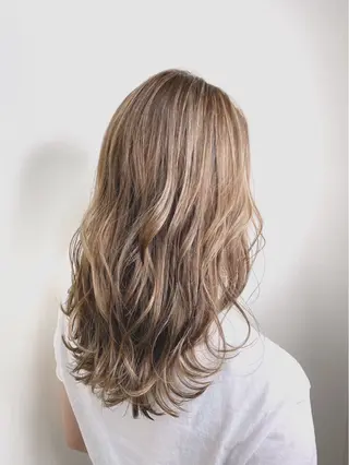 セミロング カラー 原田 真子のヘアスタイル