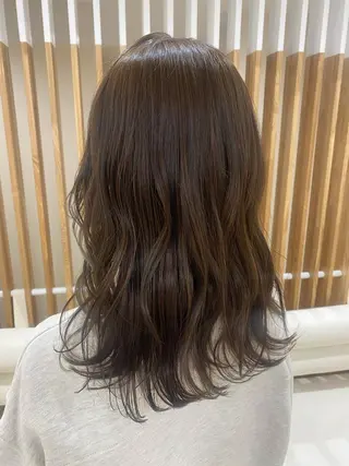 ミディアム mina .のヘアスタイル