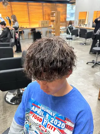 ミディアム パーマ メンズ mono / Manatoのヘアスタイル