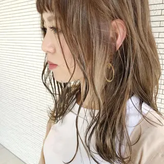 セミロング カラー マエダ リョウのヘアスタイル