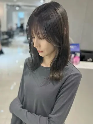 ミディアム カラー ハッシュカット レイヤー池袋のヘアスタイル