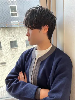 パーマ メンズ 顔周りレイヤー/ 似合わせ/古津遼平のヘアスタイル