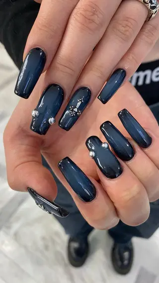 ネイル カンナ【Y2Kネイル /コーンロウ】のネイルデザイン