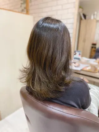 セミロング カラー 清水 有実子のヘアスタイル