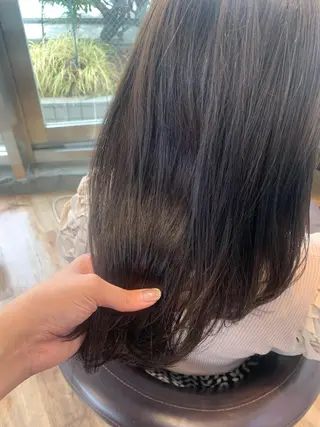 セミロング カラー 藤間 帆乃夏（とうまほのかのヘアスタイル