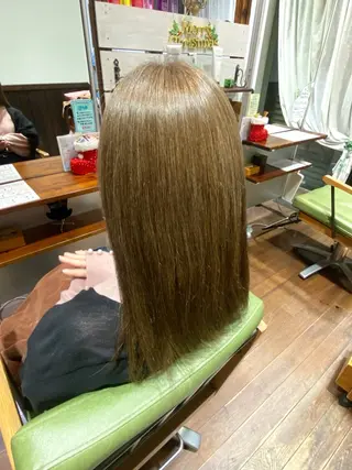 セミロング カラー Ten Tante the Coiffure所属・宮嶋 果鈴のヘアスタイル
