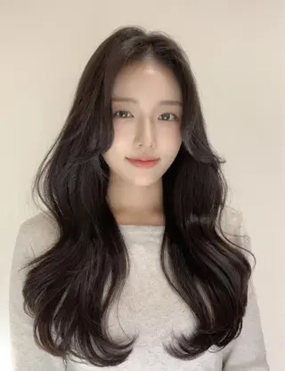 セミロング カラー 縮毛矯正×韓国ヘア 🇰🇷小笠原のヘアスタイル