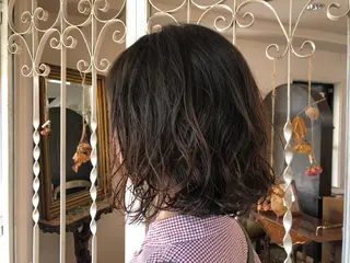 ミディアム 三好 美里のヘアスタイル