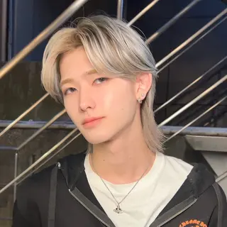 ミディアム カラー メンズ 岡田大志🇰🇷 中/韓メンズヘアのヘアスタイル