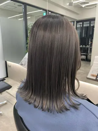 ミディアム カラー KANGOLSALON 富山セントラル所属・松井 亜美のヘアスタイル