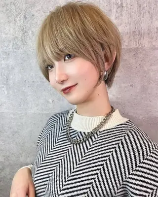 ショート RAISE by_WHITEのヘアスタイル