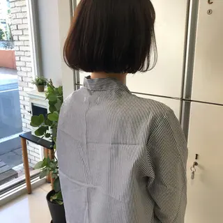 ショート パーマ レイヤー/顔まわり カット/地毛風カラーのヘアスタイル