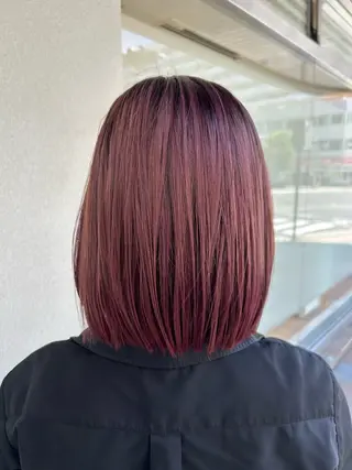 ミディアム ブルー所属・岩野 有紗のヘアスタイル