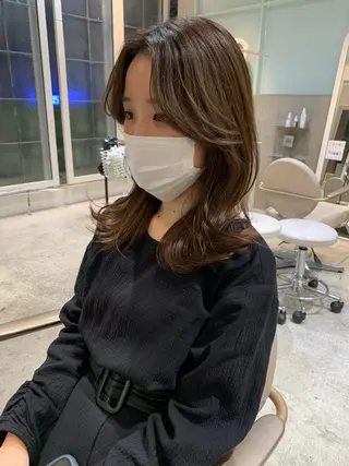 ミディアム ハイトーン/顔まわり レイヤー/YUKAのヘアスタイル