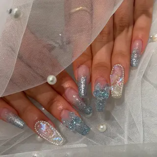 セミロング NAIL SALON FLOR所属・キラキラネイル/ 韓国ネイルMAKIのネイルデザイン