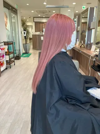 ロング Re:st所属・Miyavi/カラー ショートボブのヘアスタイル